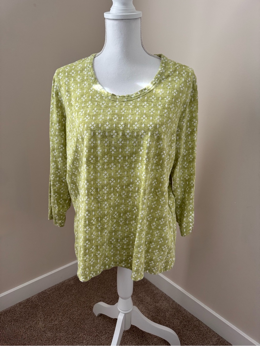 Chico’s Lime Green Patterned Womens Top - Scoop Neck 3/4 Sleeve Size 3